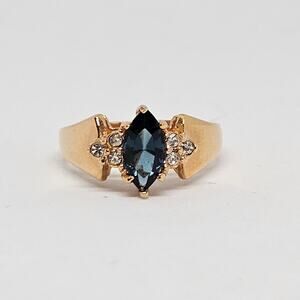 DAC Vintage Gold Tone Ring Blue White Rhinestones Size 8 Multicolor Multistone